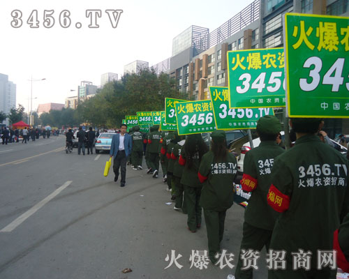 һ�ٶ���(g��)�����Gɫ܊�b�����γ����˵��L(f��ng)��