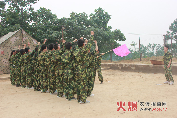 �M���F(tu��n)�(du��)ʿ��չʾ��