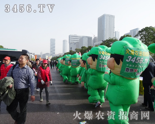 �e����ɫ�Ŀ�ͨ��ģ���܅�չ�˵�ϲ��(��i)