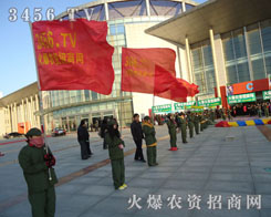 ���۵ľGɫ�����R��һ�����